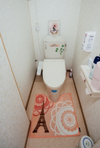 女性用トイレ（部屋にはトイレはありません）