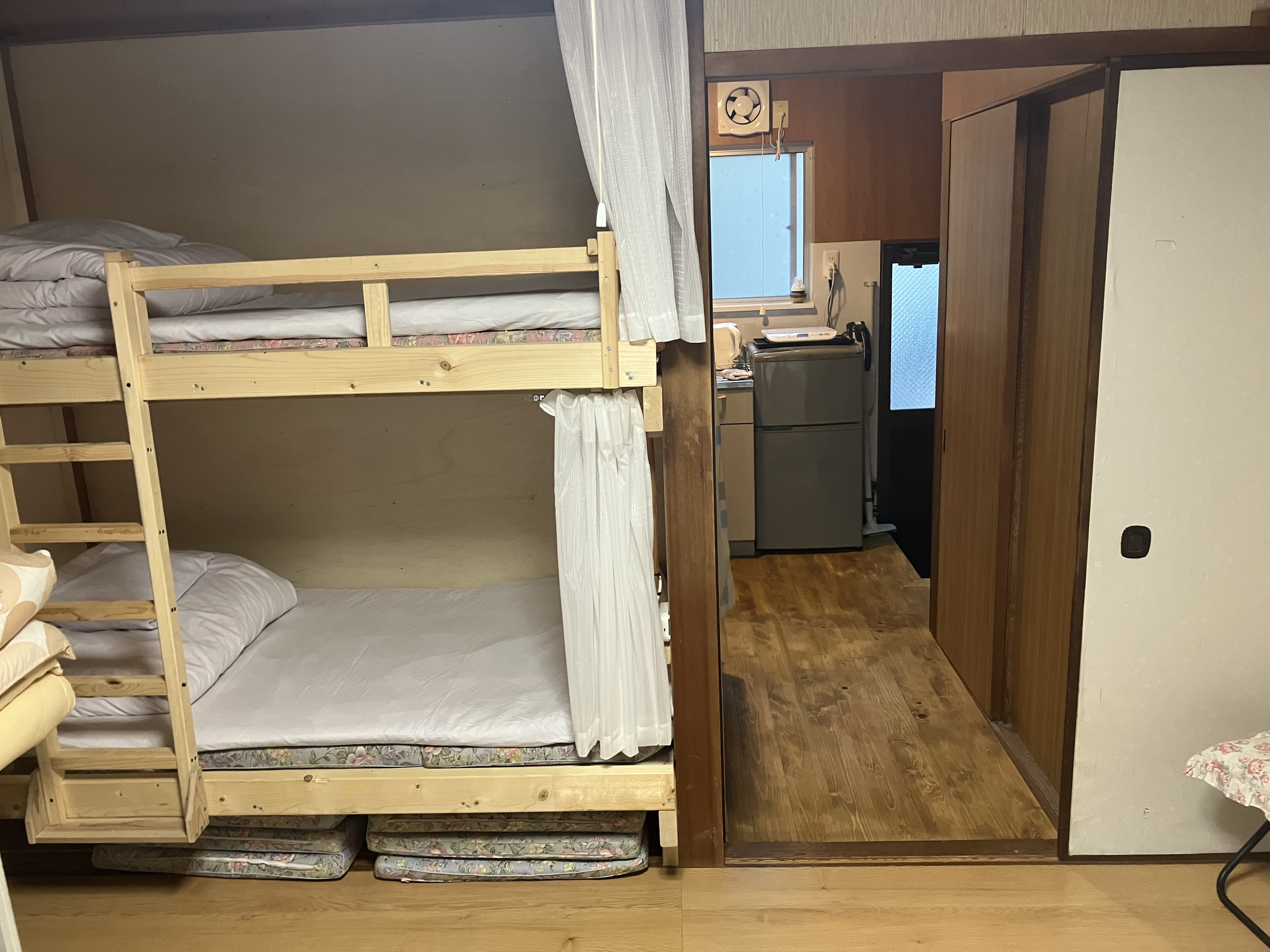 旧館押入れベット