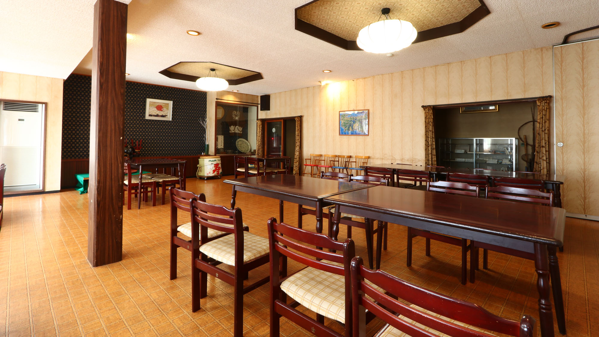 館内_ホール_お食事は夕食、朝食共にこちらでご提供いたします *