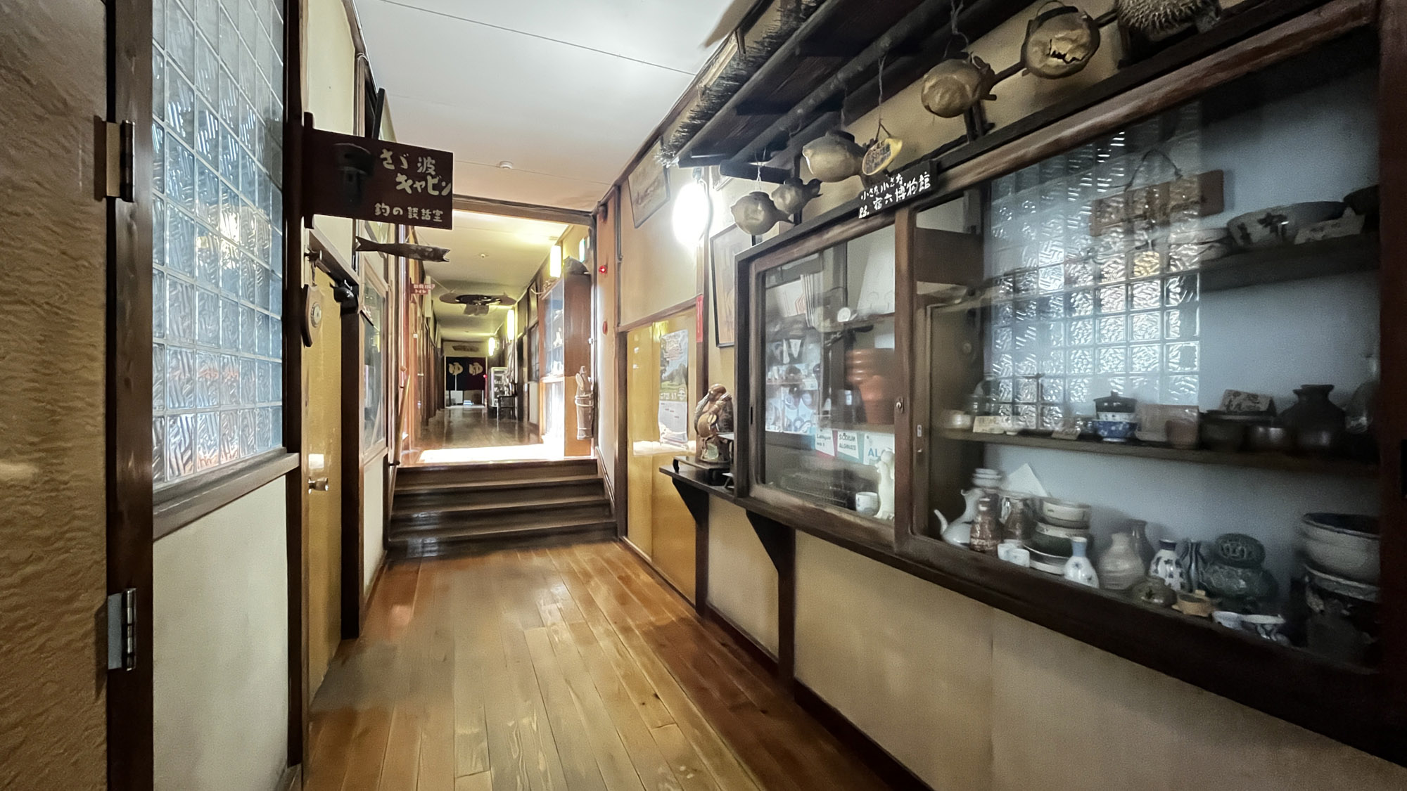 館内_廊下_小さな宿六博物館*