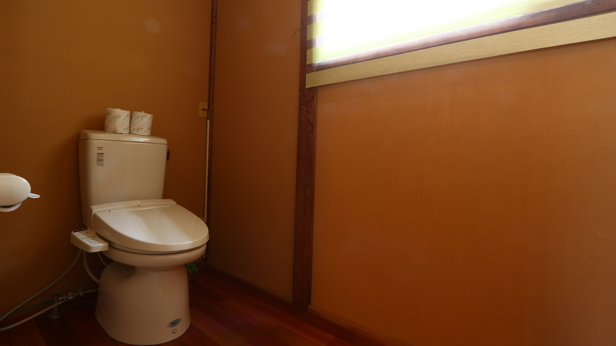 客室_新館2F_10畳二間T付_ねがかり *