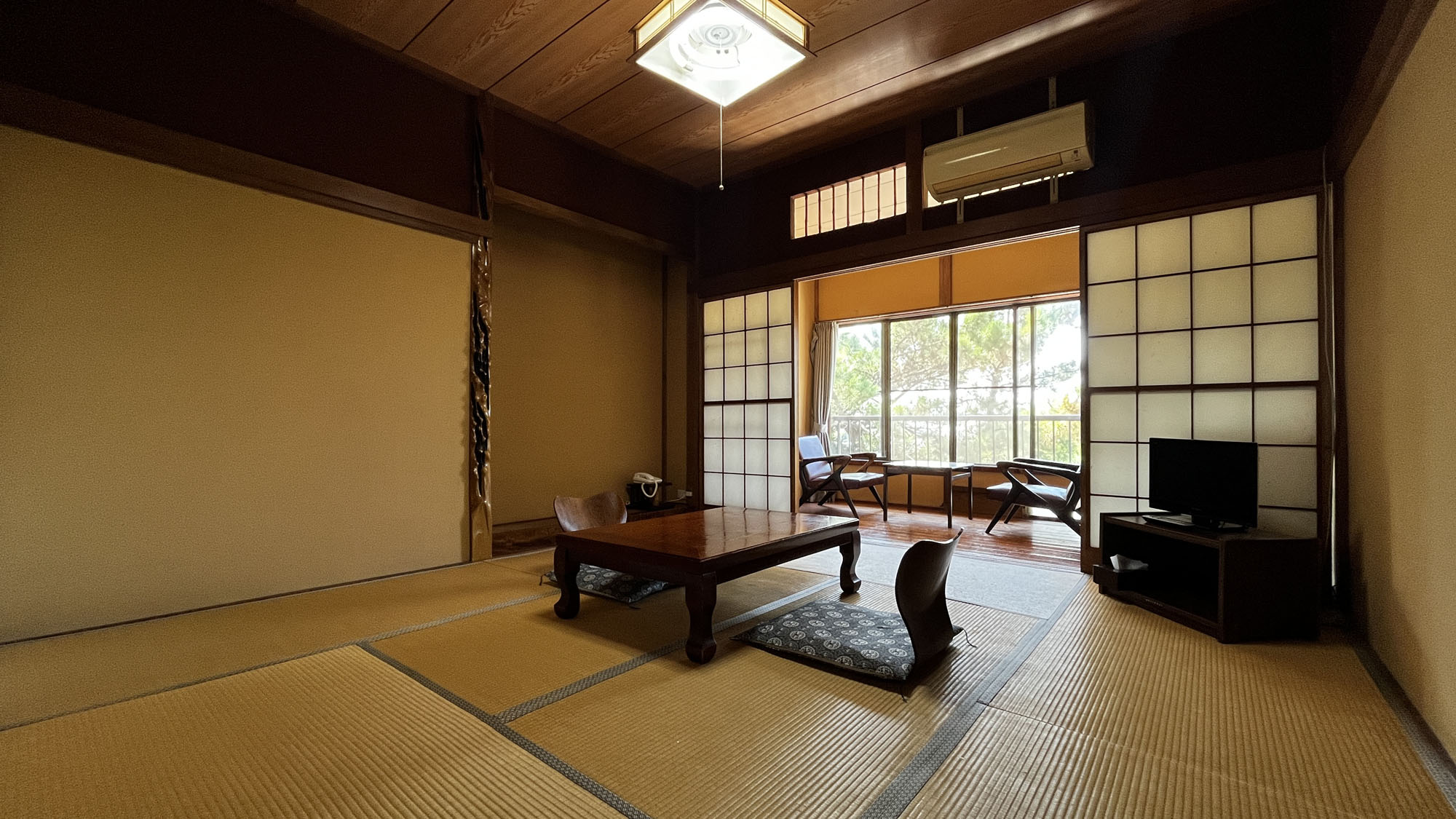 客室_本館2F_和室8畳T無_松風 *