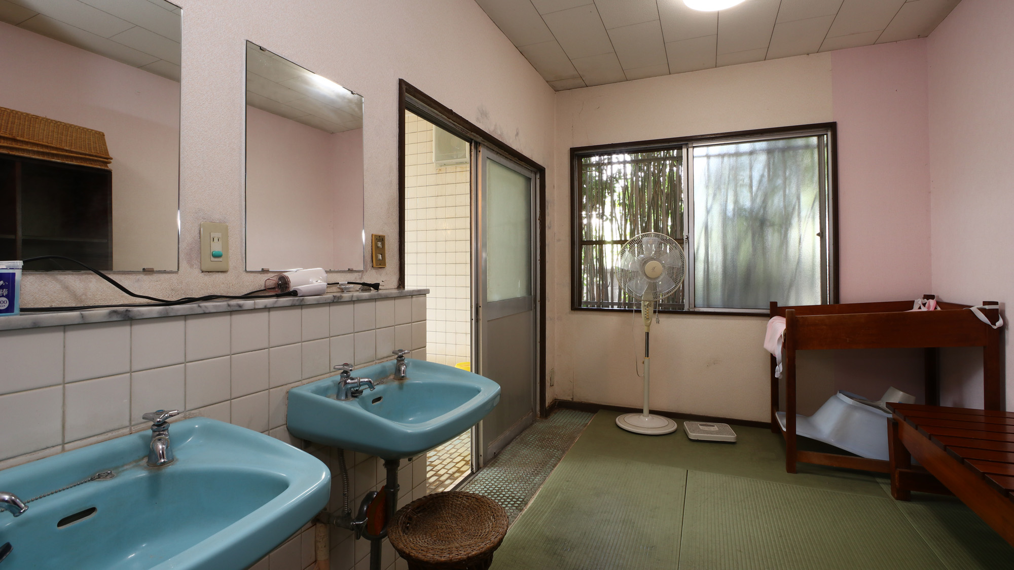 風呂_女性大浴場 *