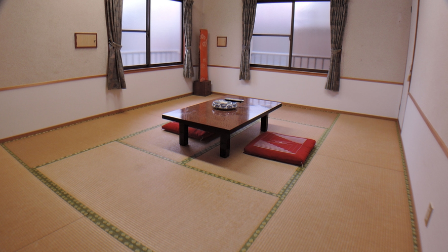 *【和室10畳一例】館内はお客様に快適にお過ごしいただけるよう、毎日心を込めて清掃しております。