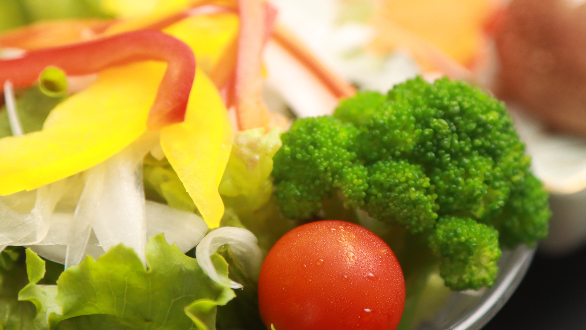 【料理】 夕食　地場産野菜のサラダ