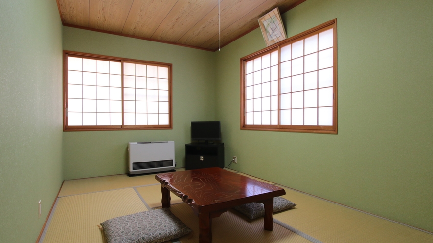心落ち着く和室タイプのお部屋です。四季の移ろいを感じながら過ごす時間は、なんとも贅沢です。