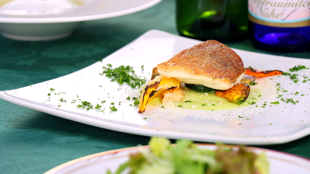 ★スイートルーム★メインは地元ブランド『あか牛（もも肉）』！妥協なしの料理を堪能する★創作コース料理