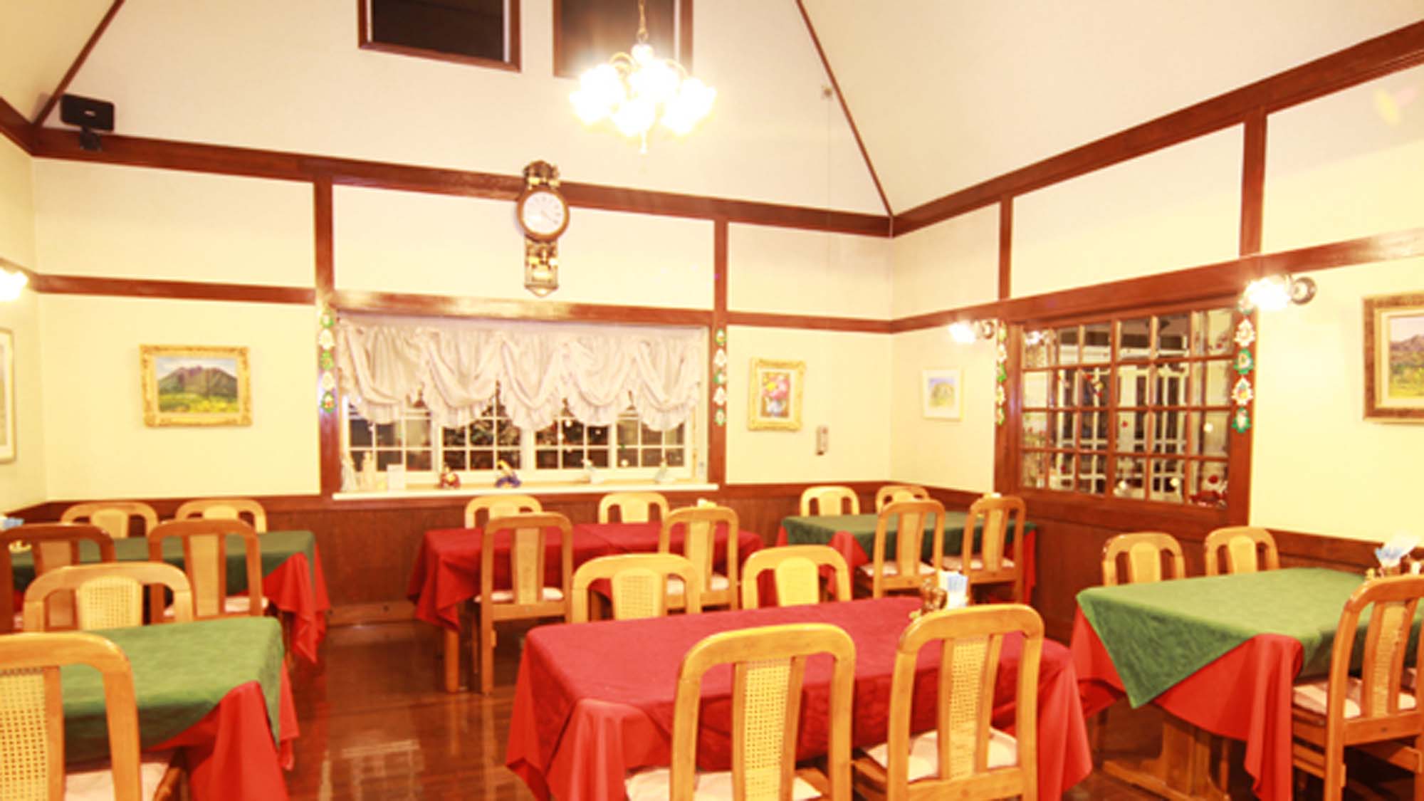 【ダイニングルーム】