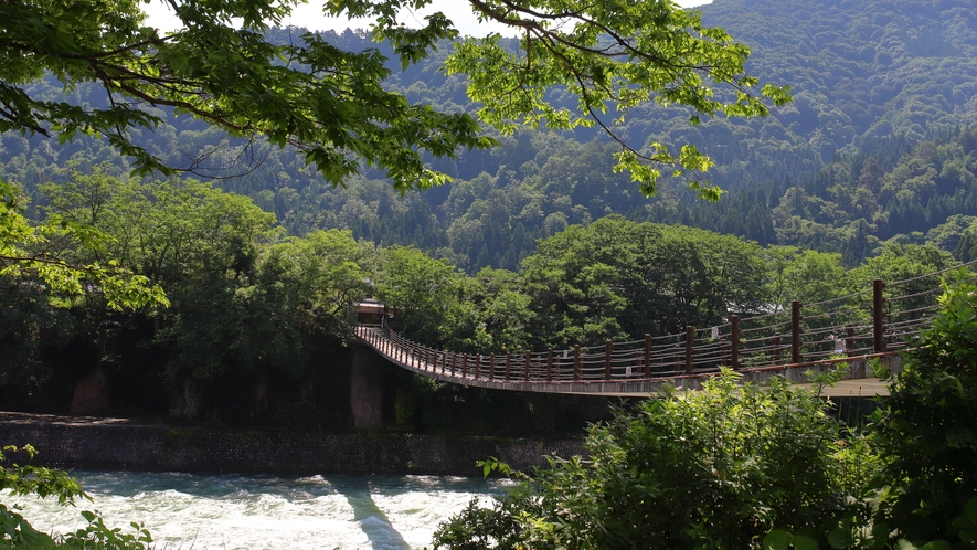 白川郷をめぐる・であい橋