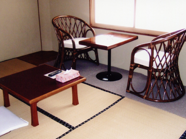 Kamar tamu (contoh)