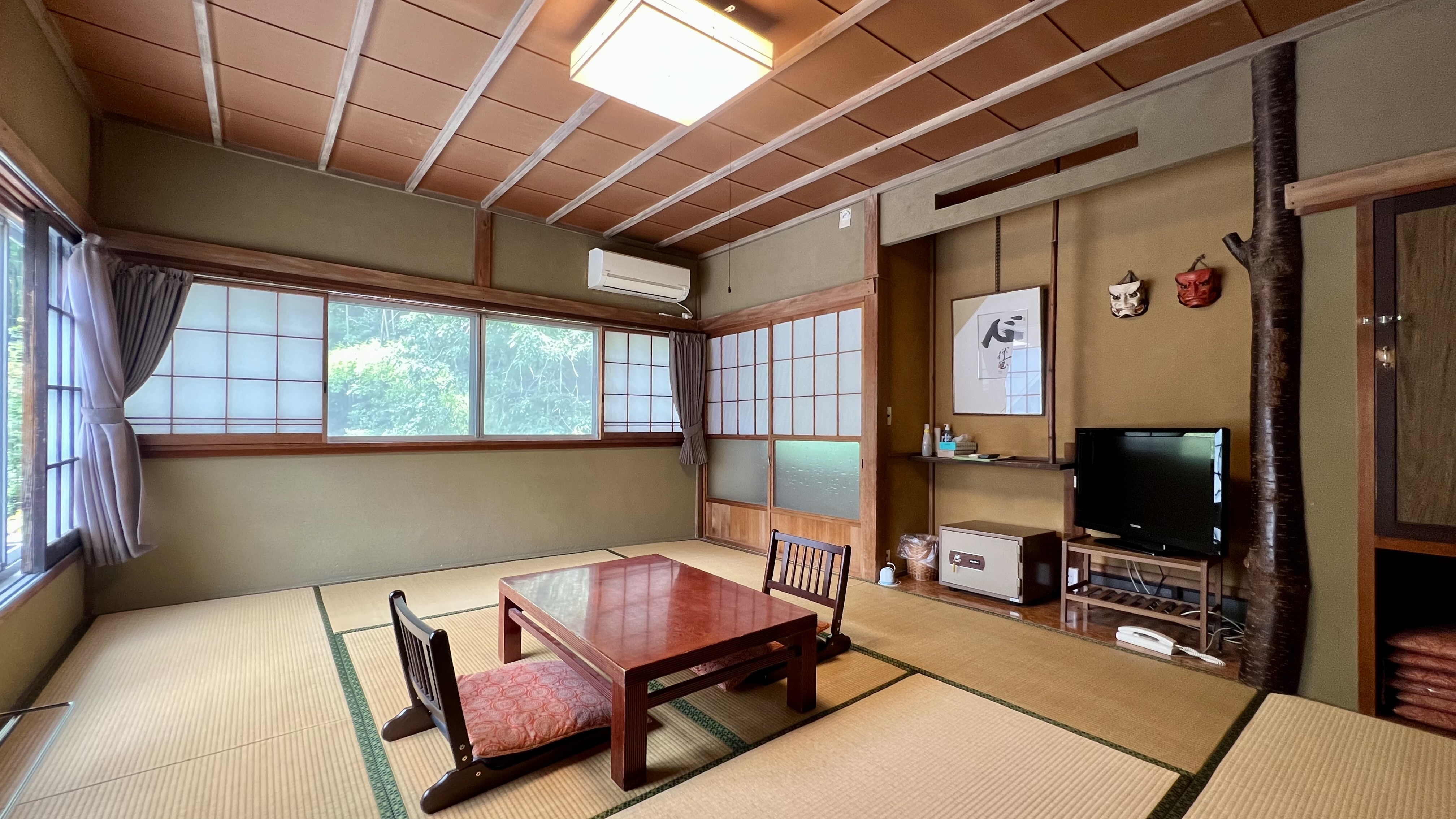 □客室2階奥 - 芦（アシ）※予約時のお部屋指定などは空き状況により異なるため確約不可