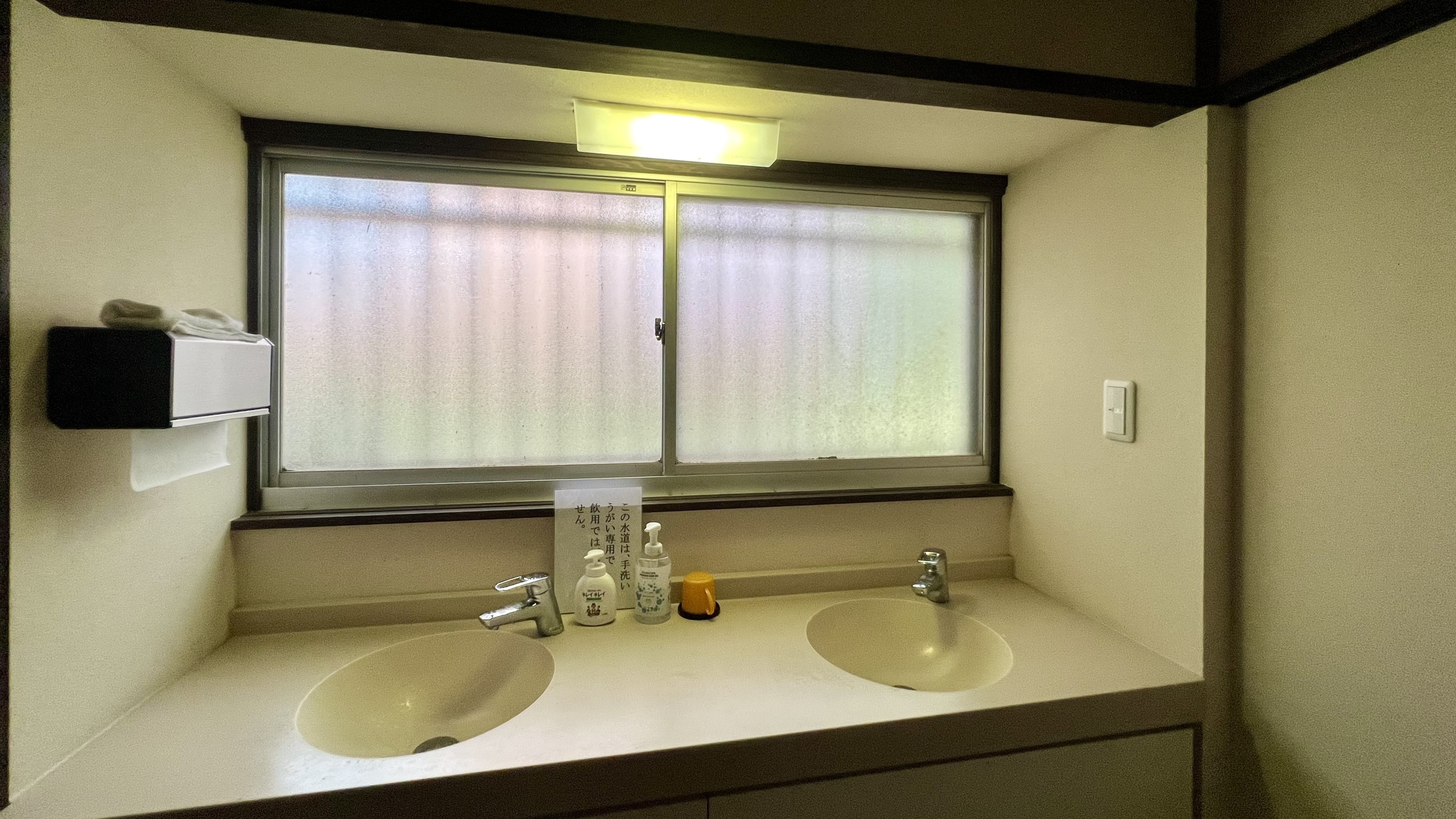 □2階　洗面台（共同）廊下側