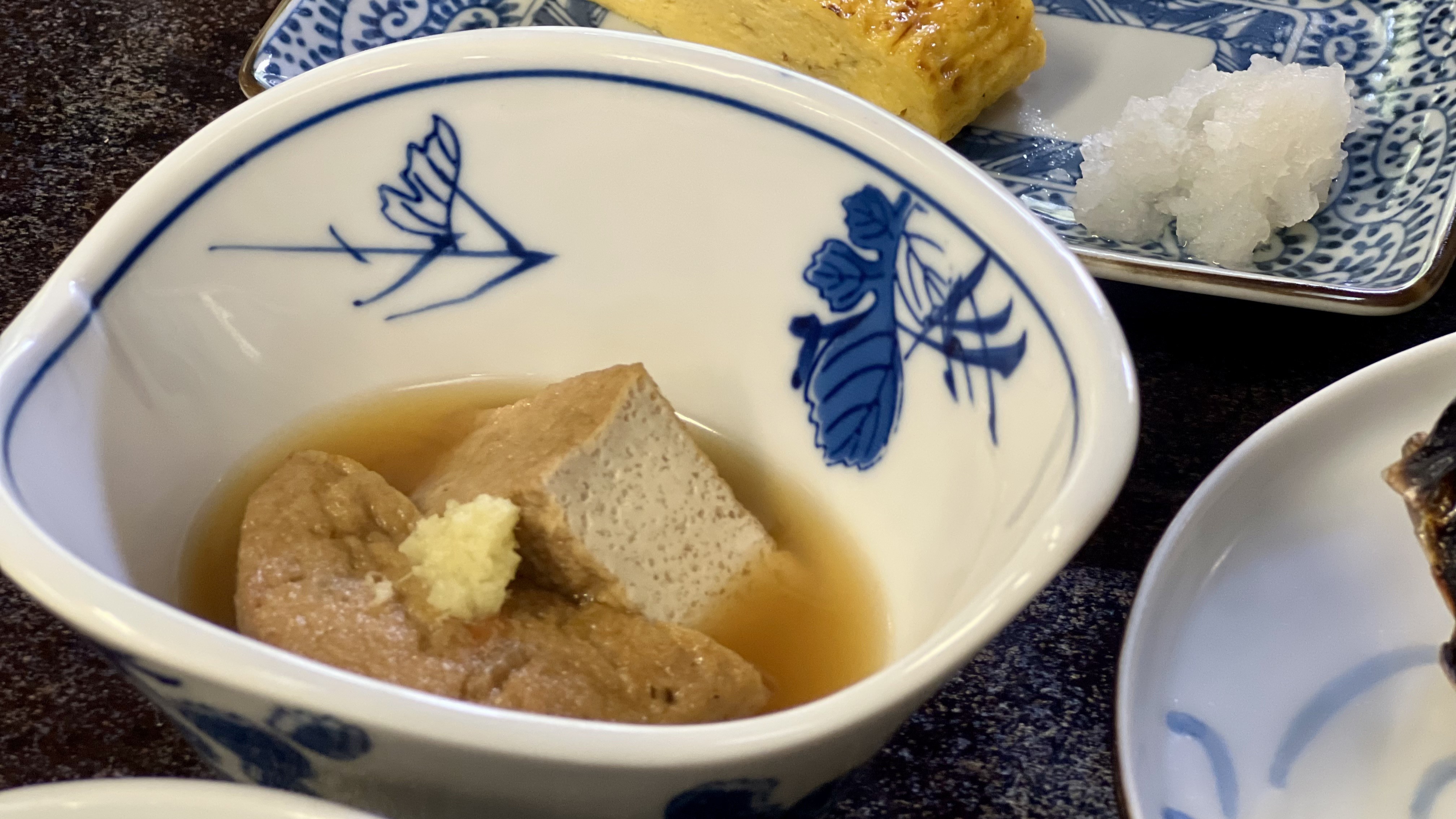 □朝食　小鉢一例（※仕入れや季節によってメニューが変動します）