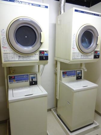 洗濯機は200円・乾燥機は15分100円です。
