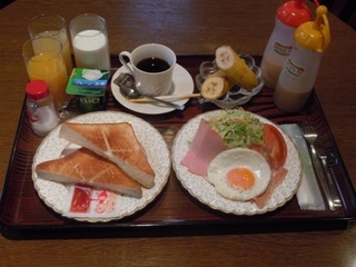 【洋食】ボリュームたっぷりで人気の朝食
