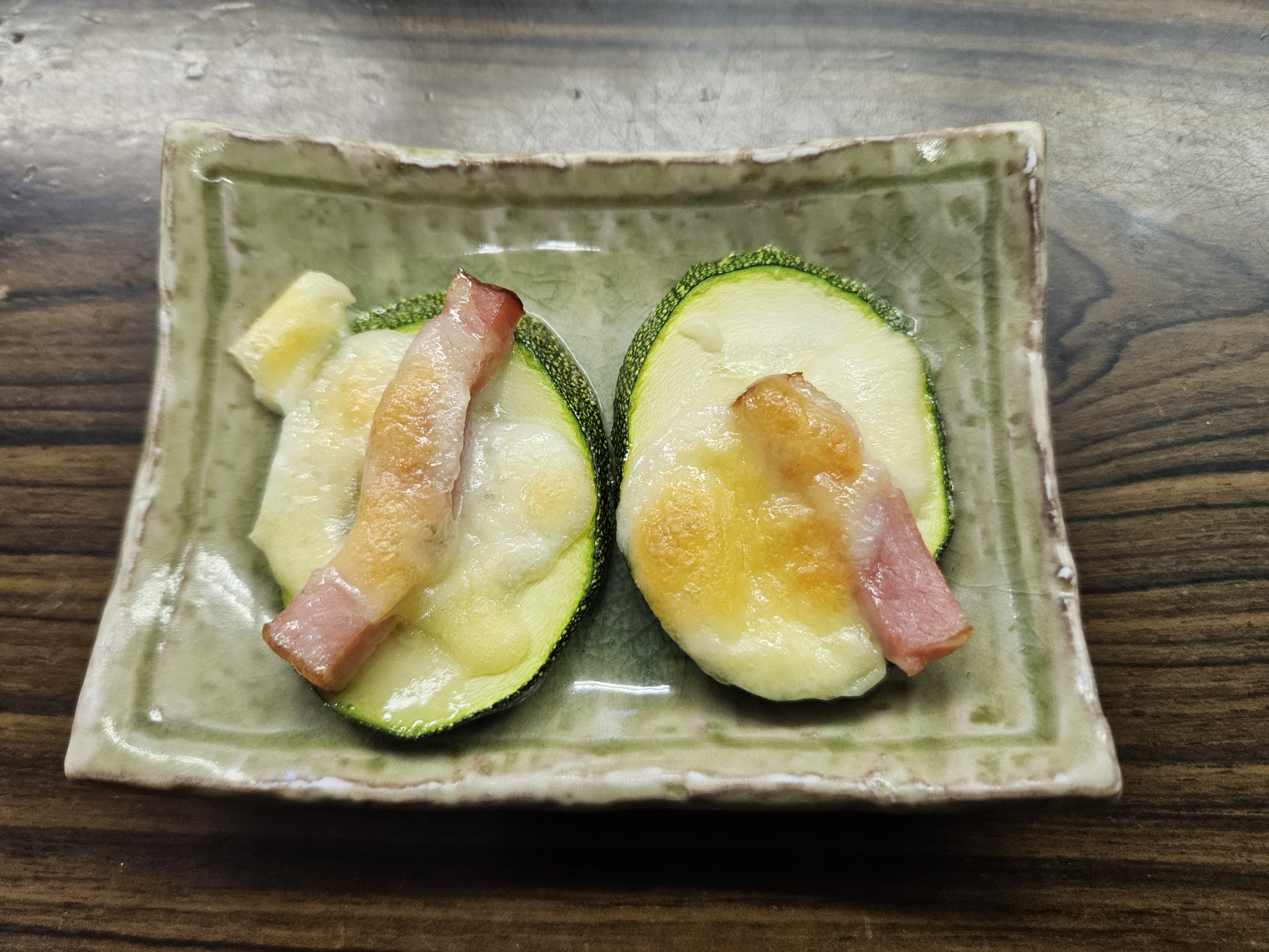 【朝食・和食】季節の野菜(ズッキーニ)