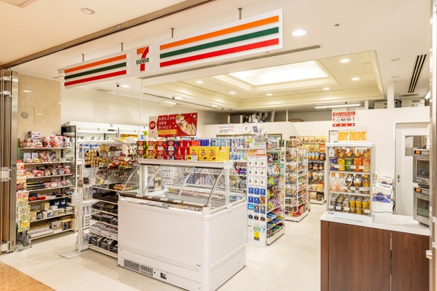 館内セブンイレブン