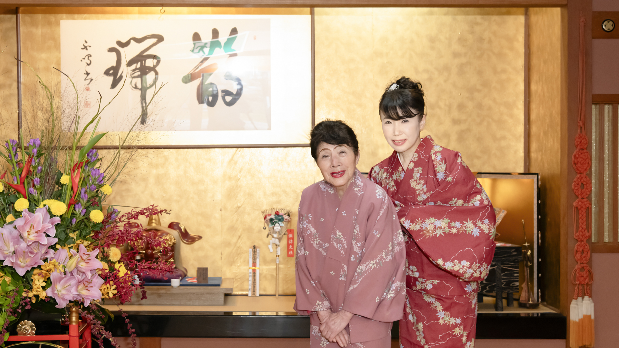 *スタッフ／80歳を超えたお茶目で元気な大女将と楽しい女将がおもてなし！