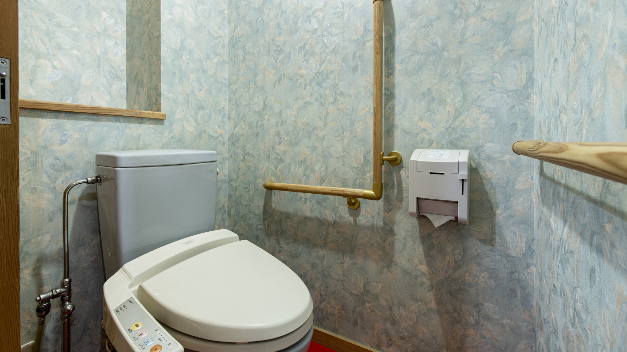 *客室一例（2間バストイレ付）／独立したバストイレがついて快適。