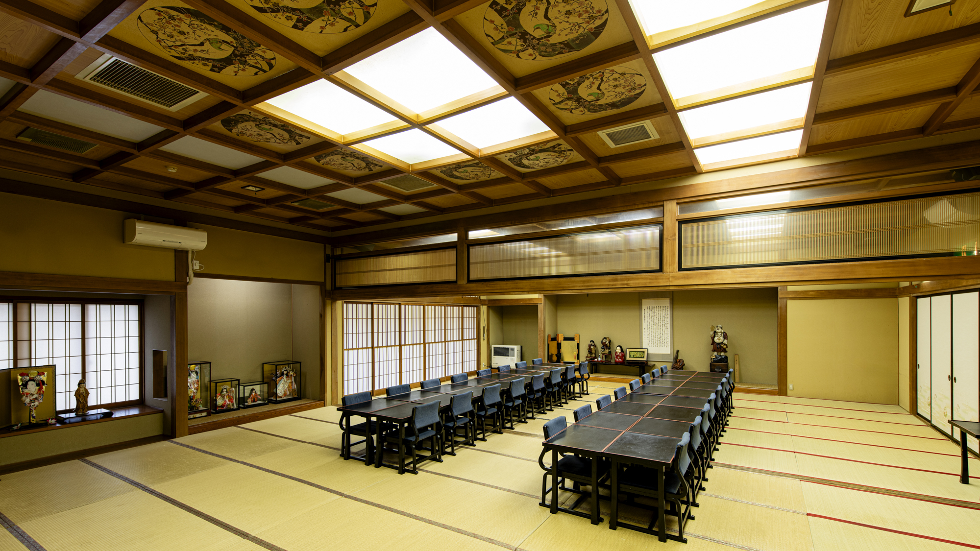 *お食事処／各種宴会などでお愉しみください