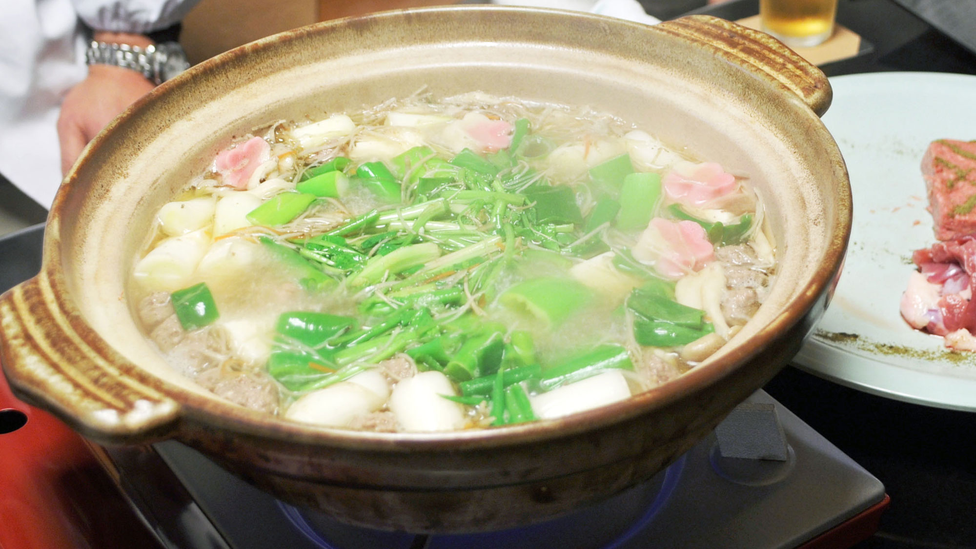 【料理】鍋の〆にはそばや雑炊などをご用意