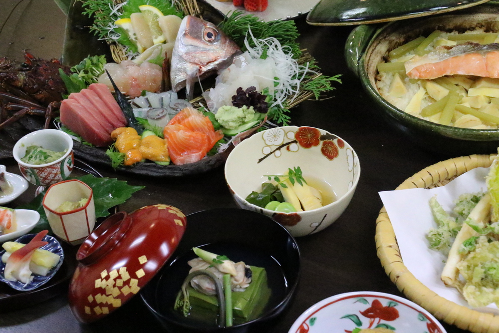 【季節のおすすめ会席】2026年春／赤貝、蛤、筍、山菜など春が旬の食材と渥美半島が誇る自慢の食材