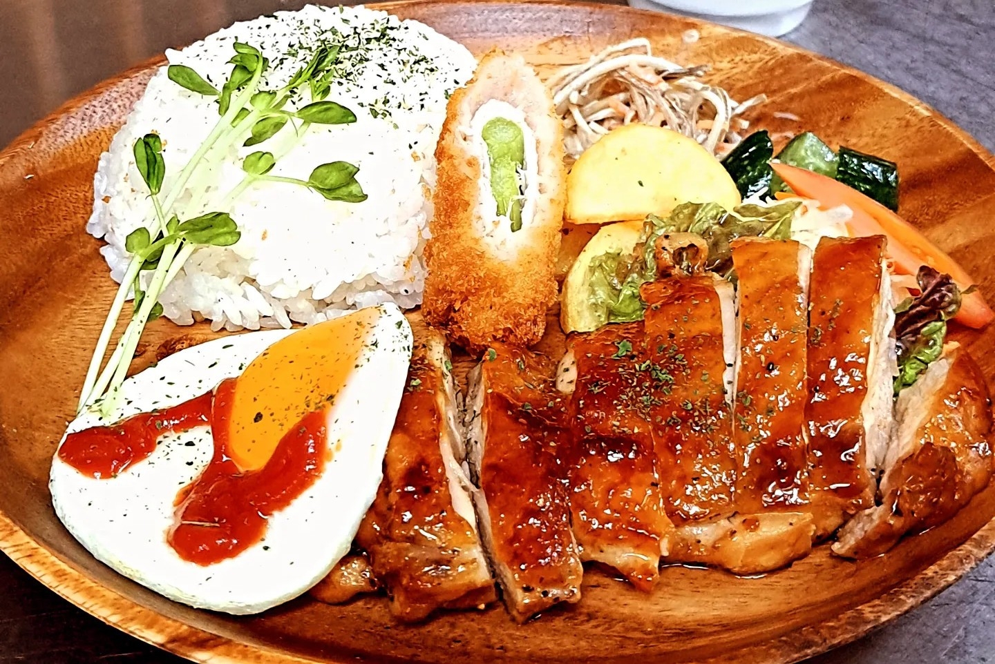 駐車場無料・ビジネスや観光に★スタンダードプラン（夕朝食付）〜宮古島の自然と海と街並みが見渡せる宿〜