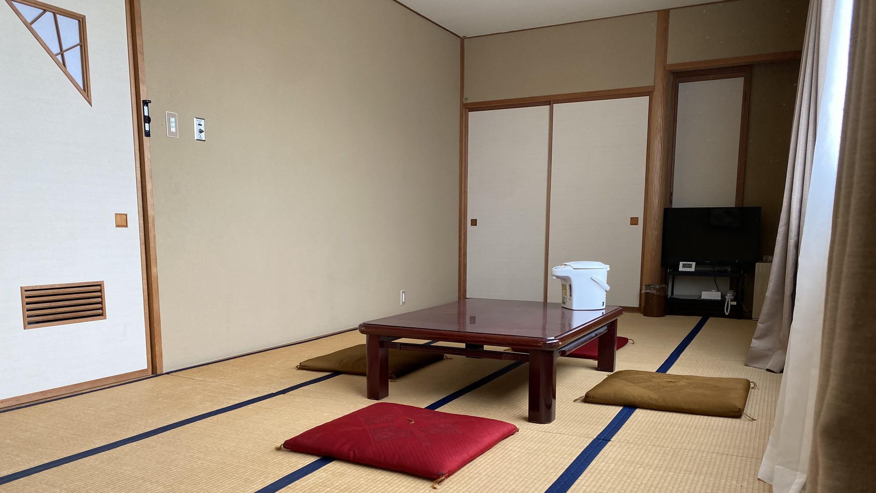 和室14畳　ユニットバス　お布団で添い寝のお子様も安心