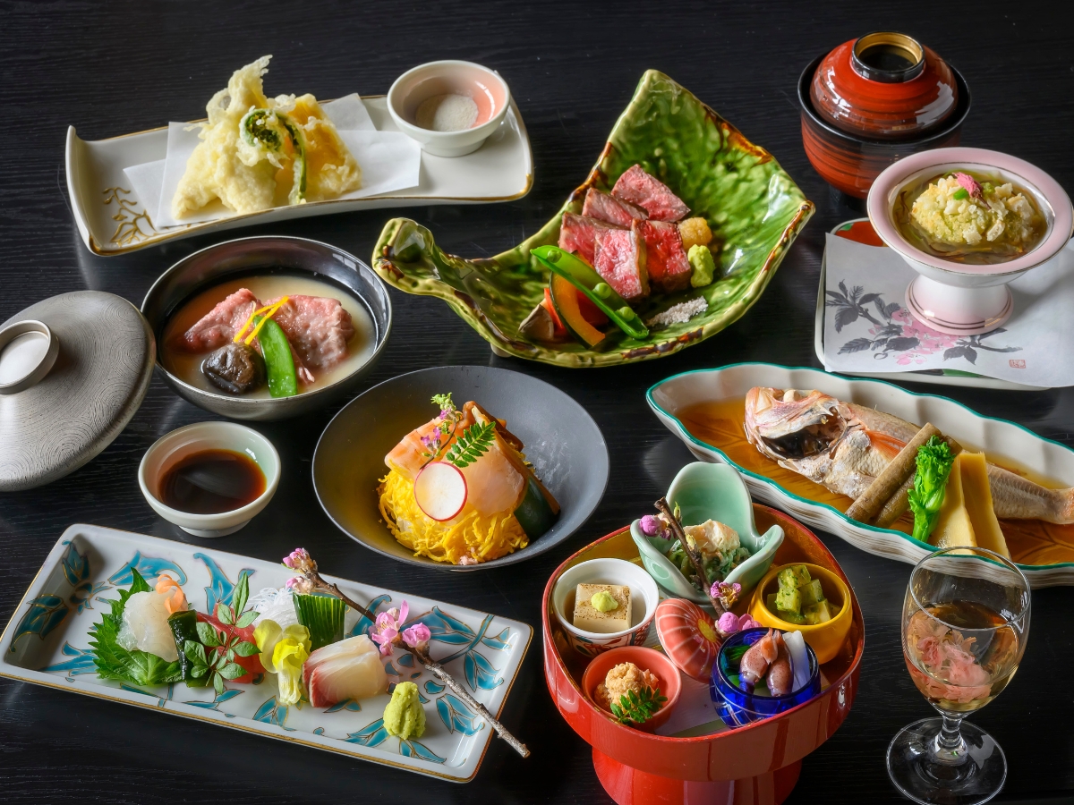 【春のプレミアム味覚会席】山陰の美食をご賞味ください。メインのお料理をお選びいただきます。