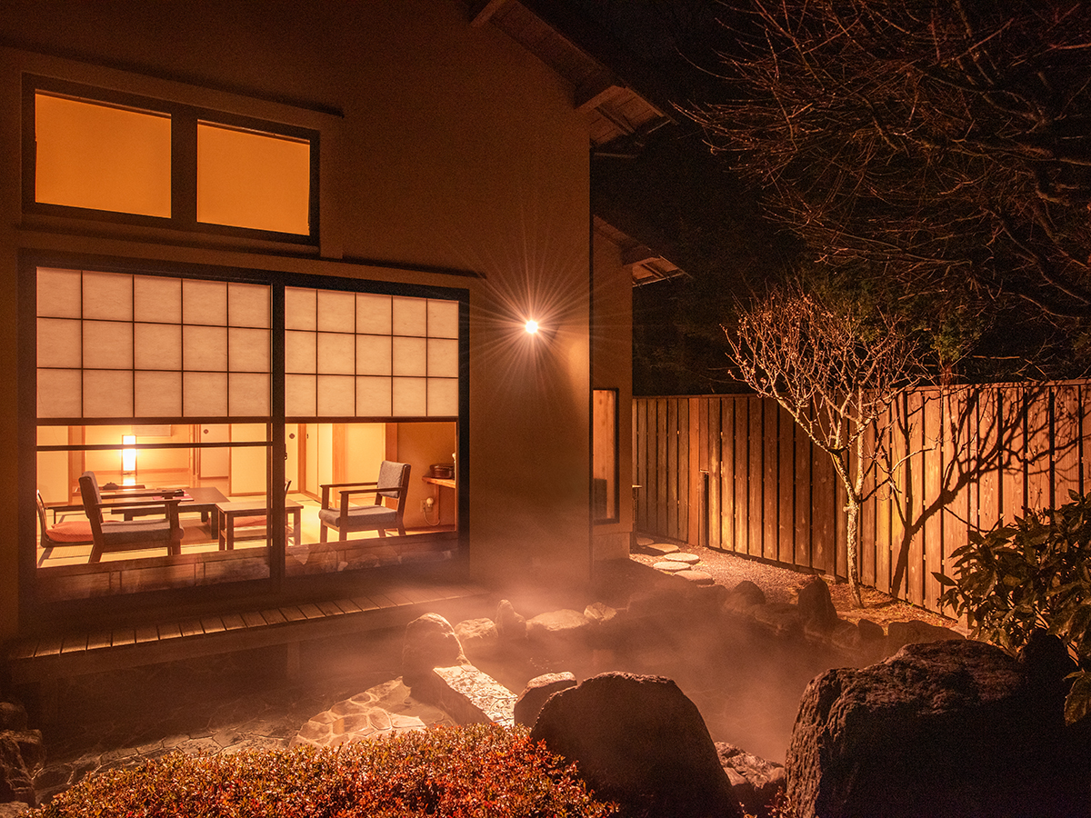 客室露天風呂　嵐山・夜