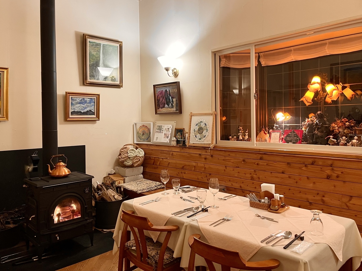 【温泉券付き】【平日限定】１０〜１１月ご宿泊／秋の森を歩いてリフレッシュ♪　≪２食付≫