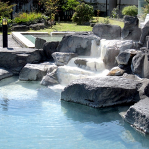 別館「山恵の湯」には九重の大自然を眺める露天風呂もございます。