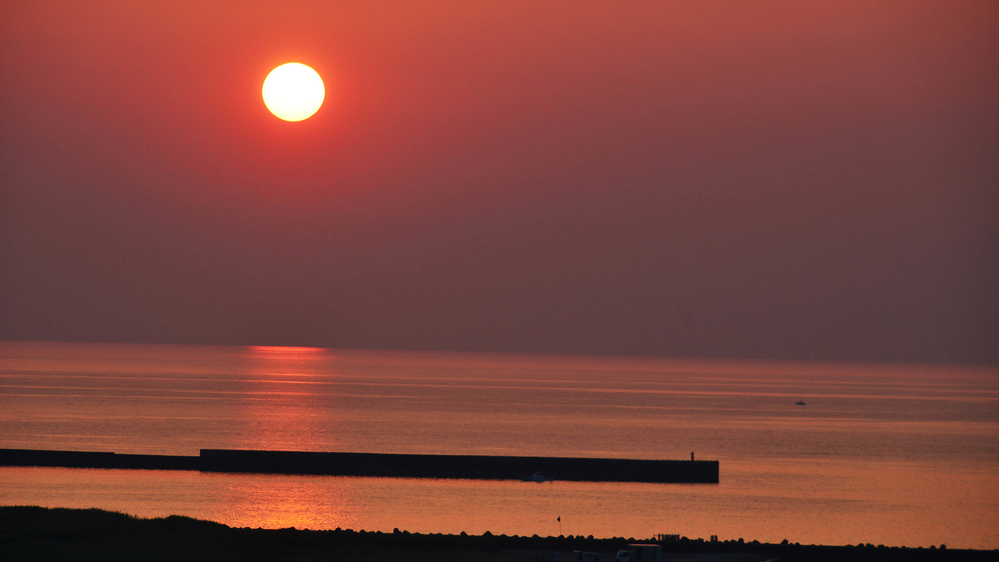 *景色/当館は「野積海水浴場」の目の前！日本海に夕日を眺めて・・・