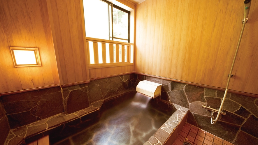 *産湯ラドン温泉で体の芯からぽっかぽか～♪檜の香り漂う浴槽でごゆっくりおくつろぎください