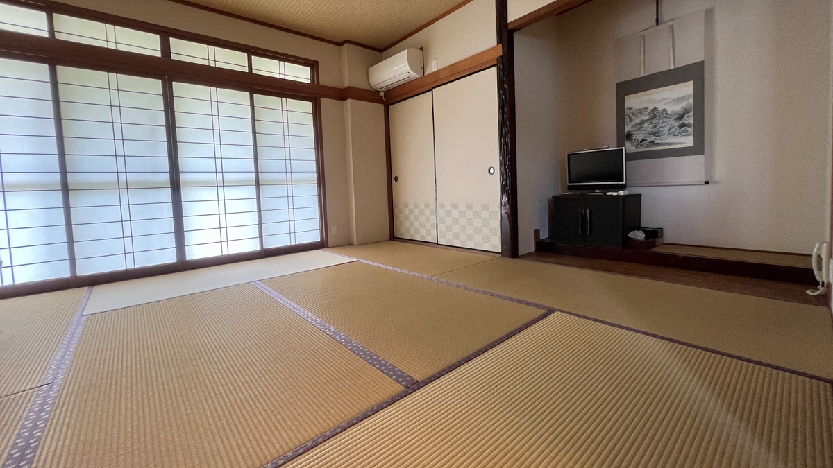 料理宿 橋本荘の海側と山側がある和室8畳の一例