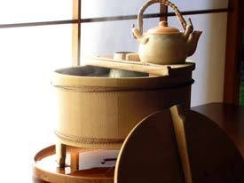 片泊まり【朝食のみ】平日限定　かけ流しの貸切温泉，木桶の湯豆腐でのんびり冬の仙石高原