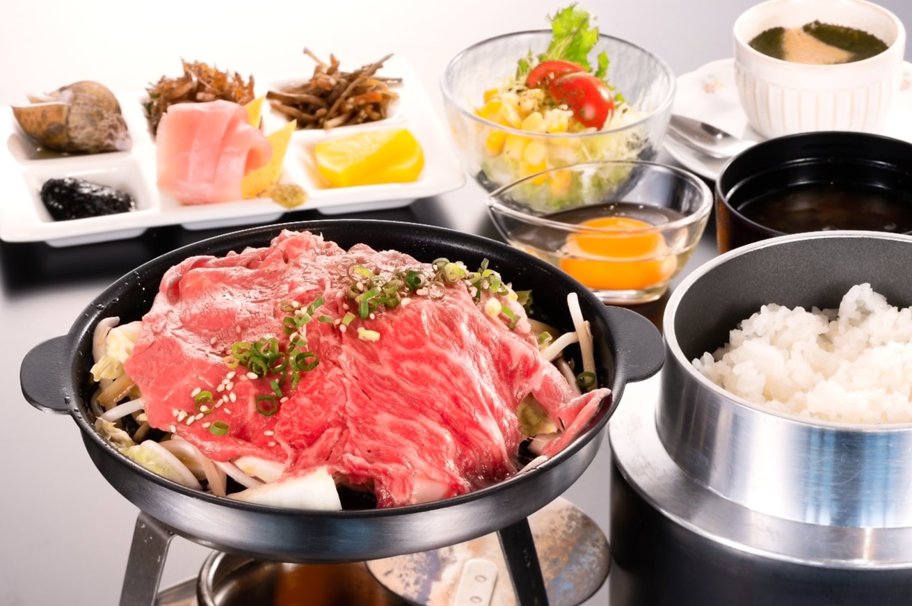 【夕・朝食付】美し国三重のグルメを気軽に堪能！松阪牛鍋焼プラン