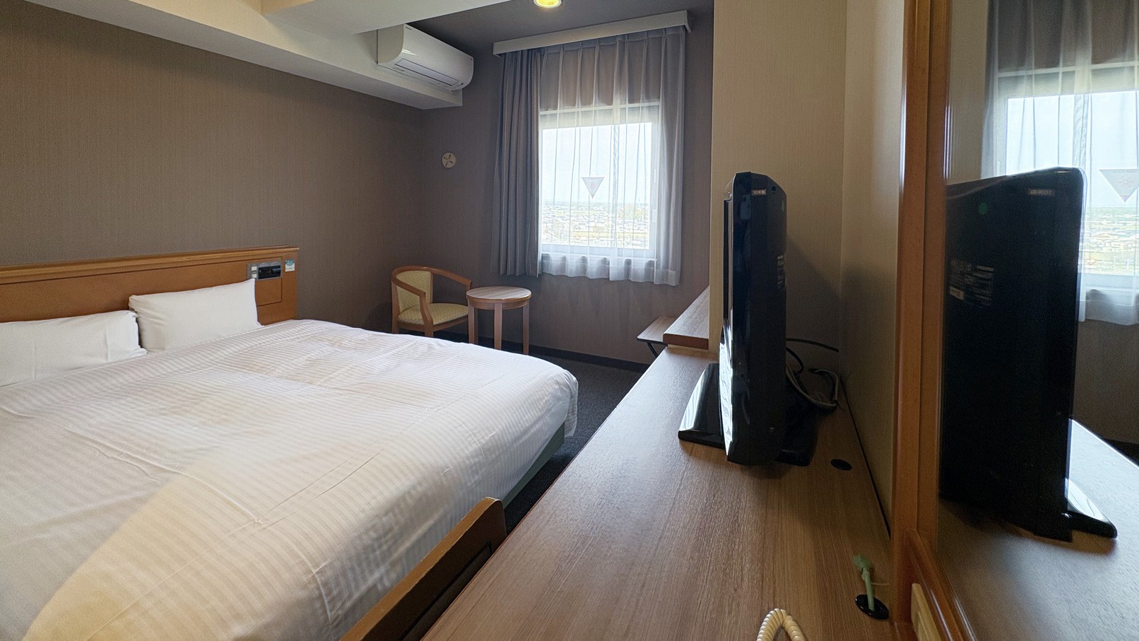 スタンダードダブルルーム1