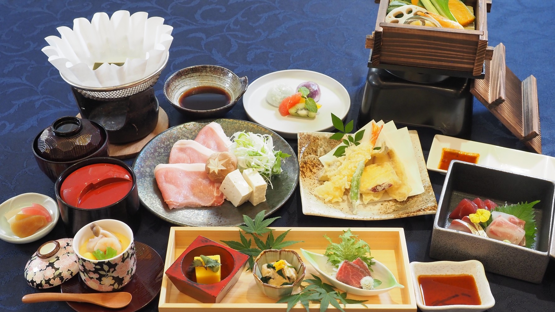 【スタンダード】国産豚と季節の旬食材をふんだんに使った、こだわりの和食膳で心温まるひととき（2食付）