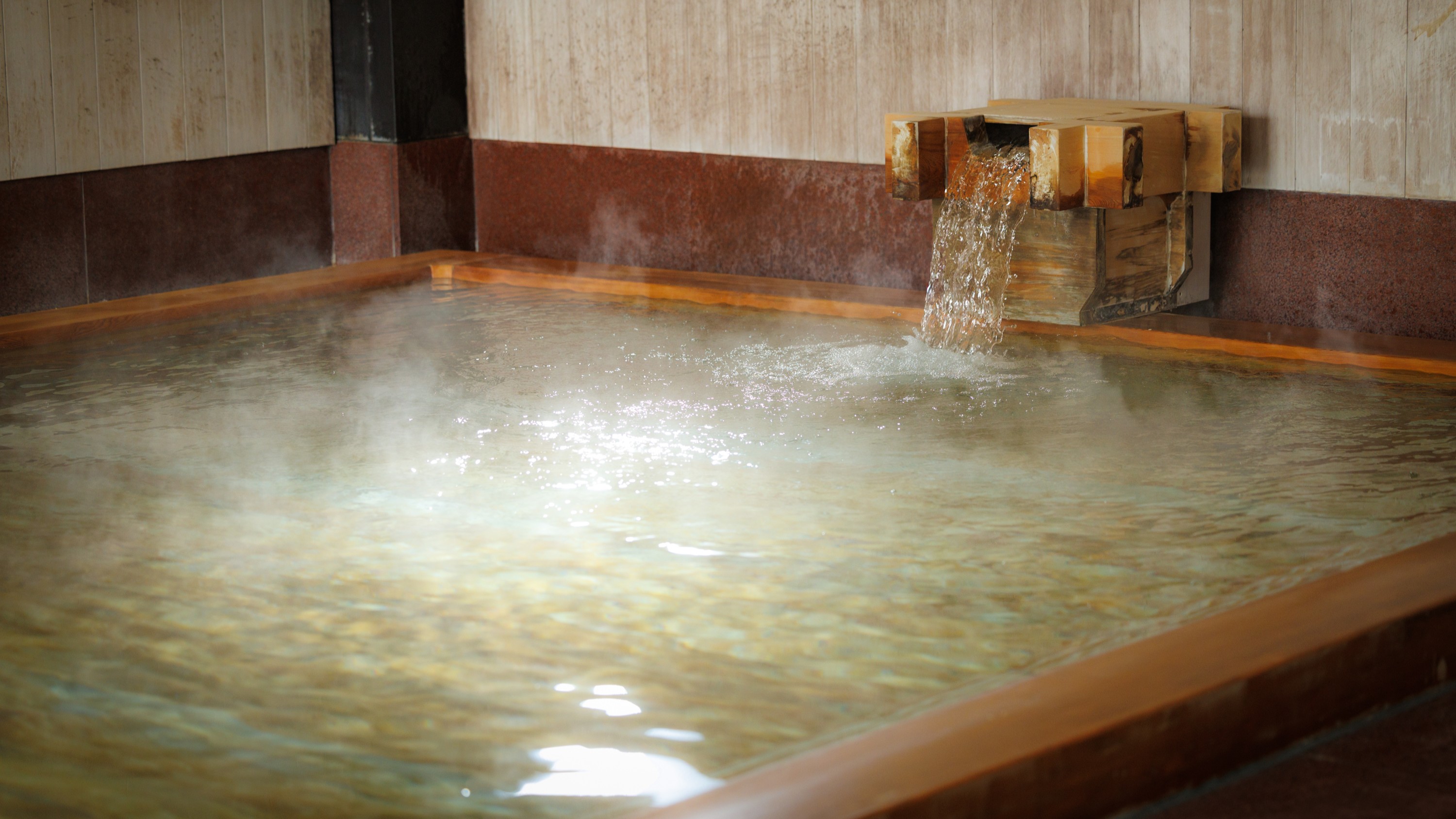 ひのき風呂　奈良プラザホテル・奈良健康ランド