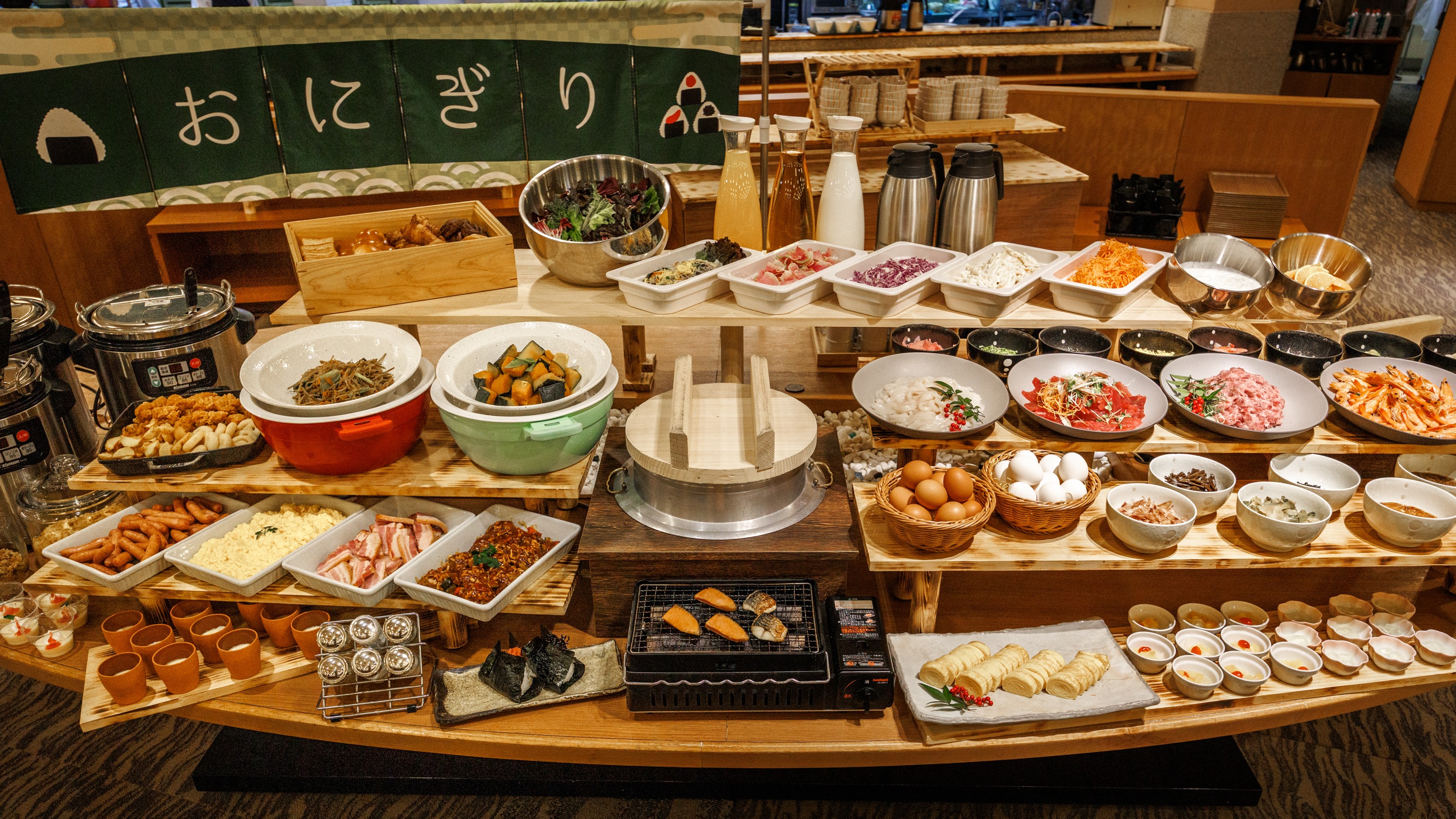 朝食バイキングイメージ　◇和・洋６０種類以上の豊富なメニューをお楽しみいただけます◇