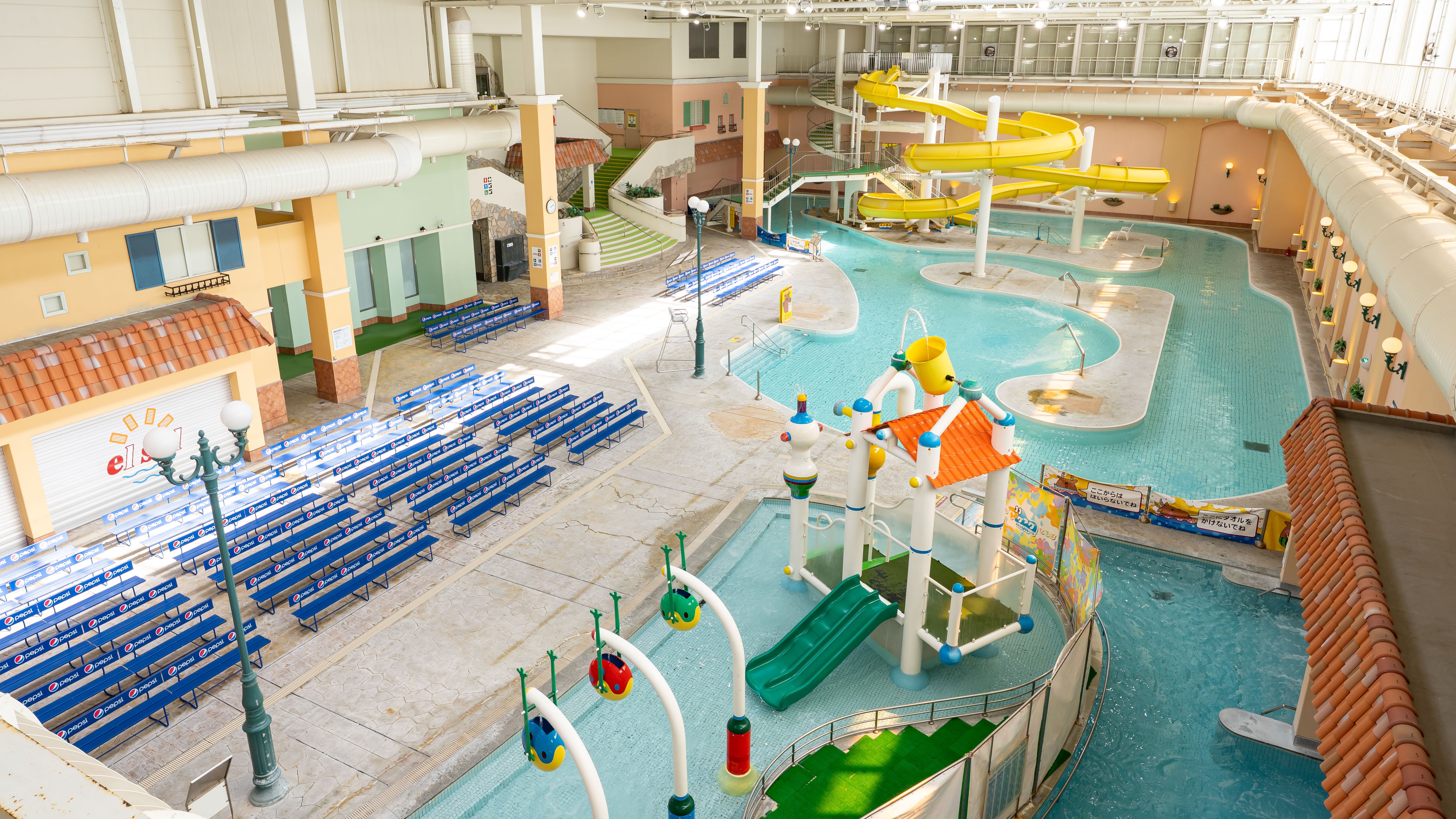 屋内レジャープール（有料）※プール営業日に関しては施設紹介ページよりご確認下さい。