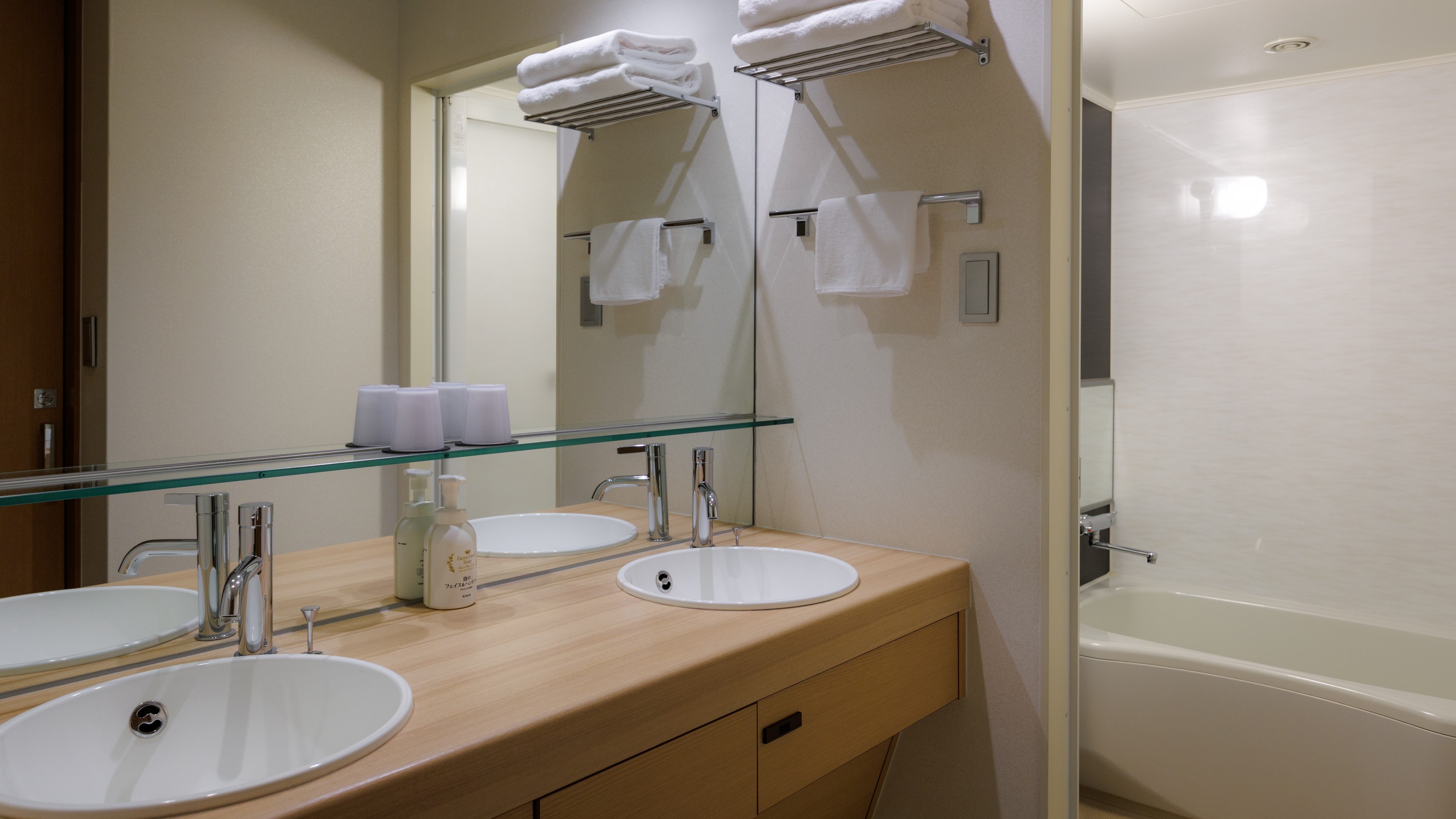 バスルーム（ロイヤルツインルーム）　　奈良プラザホテル・奈良健康ランド