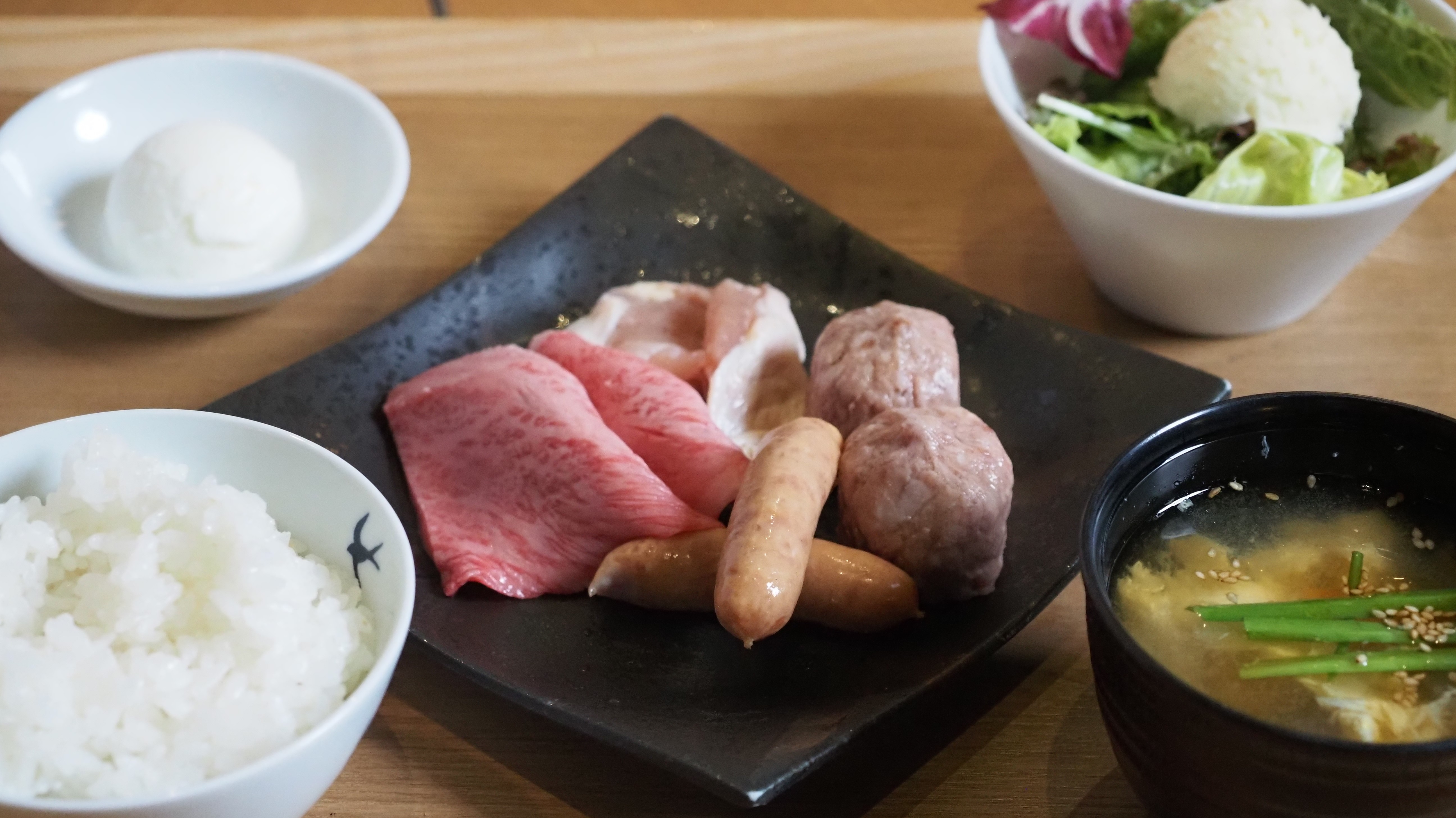 特選和牛焼肉と日本の美味しいものを楽しむ極みコースのお子様専用焼肉（イメージ）