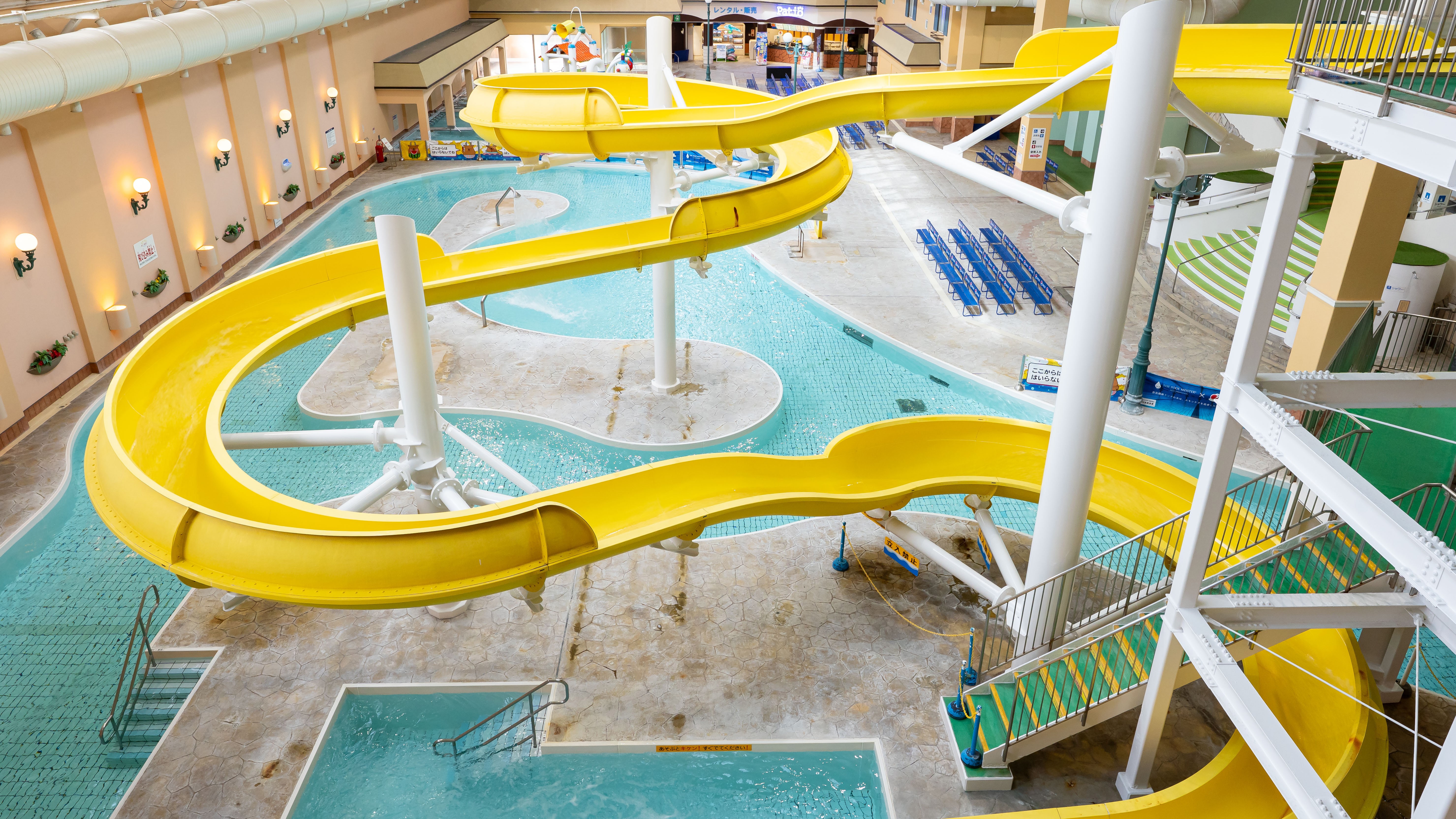 ウォータースライダー　奈良プラザホテル・奈良健康ランド