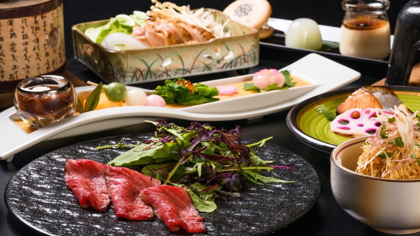 【四季の加賀会席】日本海の海鮮や能登牛を味わえるよう旬の食材をバランスよく使った基本会席