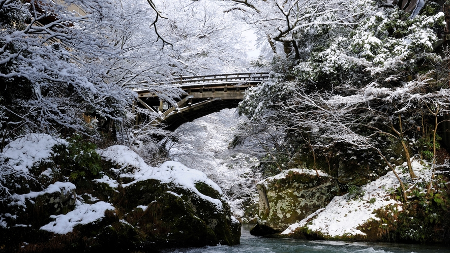【山中温泉】こおろぎ橋（雪景色）