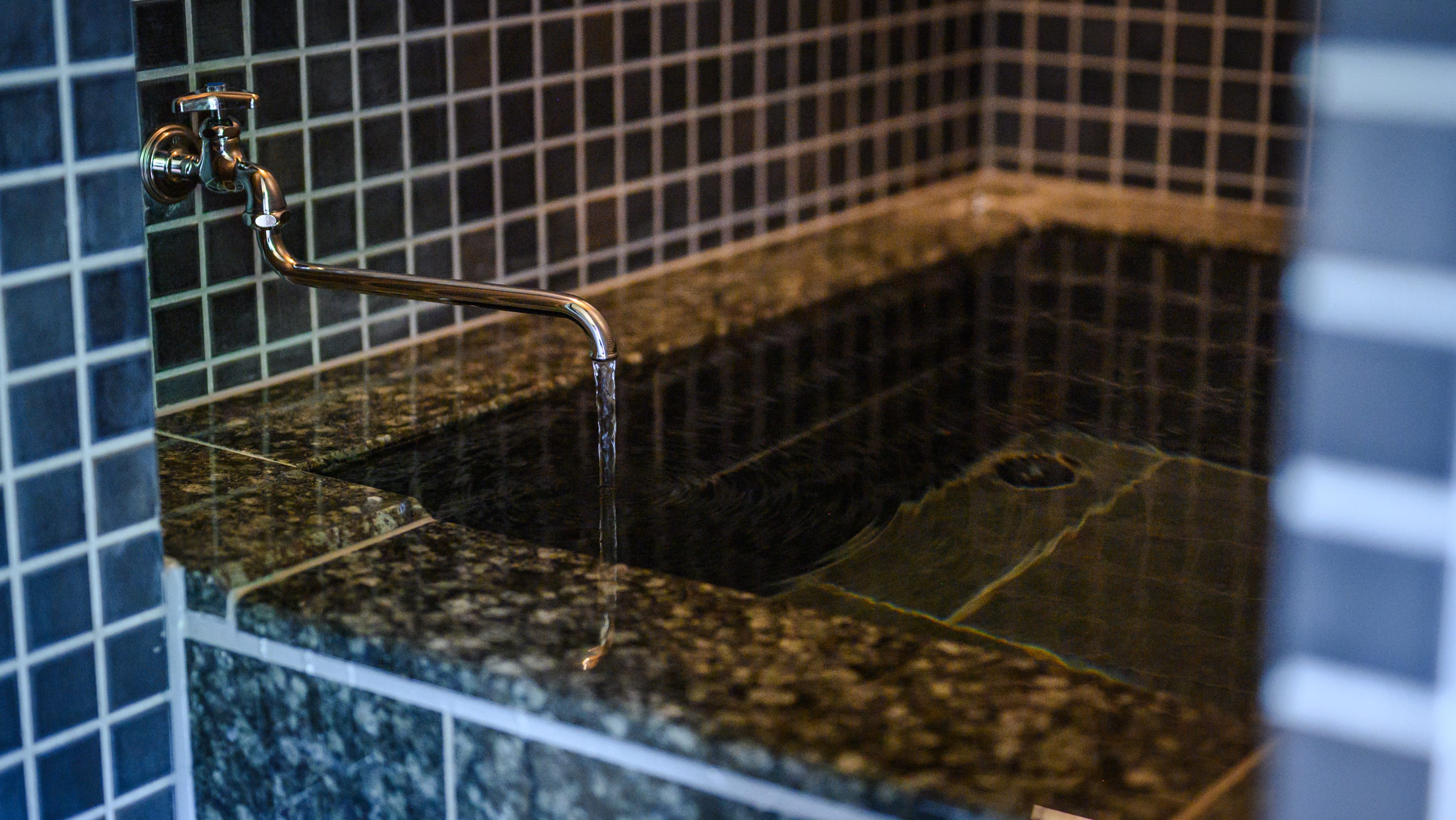 【源泉露天風呂＆サウナ付き洋室ツイン】水風呂イメージ