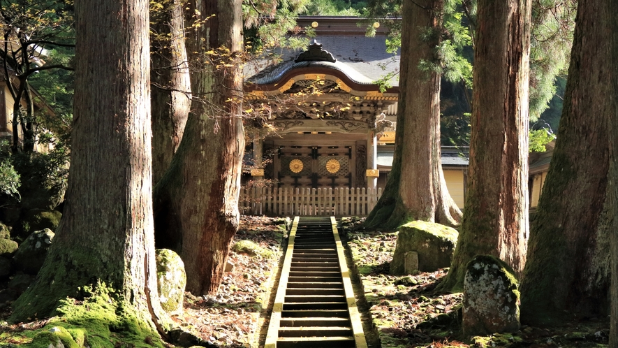 【周辺観光】永平寺：曹洞宗の仏教寺院。永平寺お出かけバスは山中温泉発（お車40分／要事前予約）