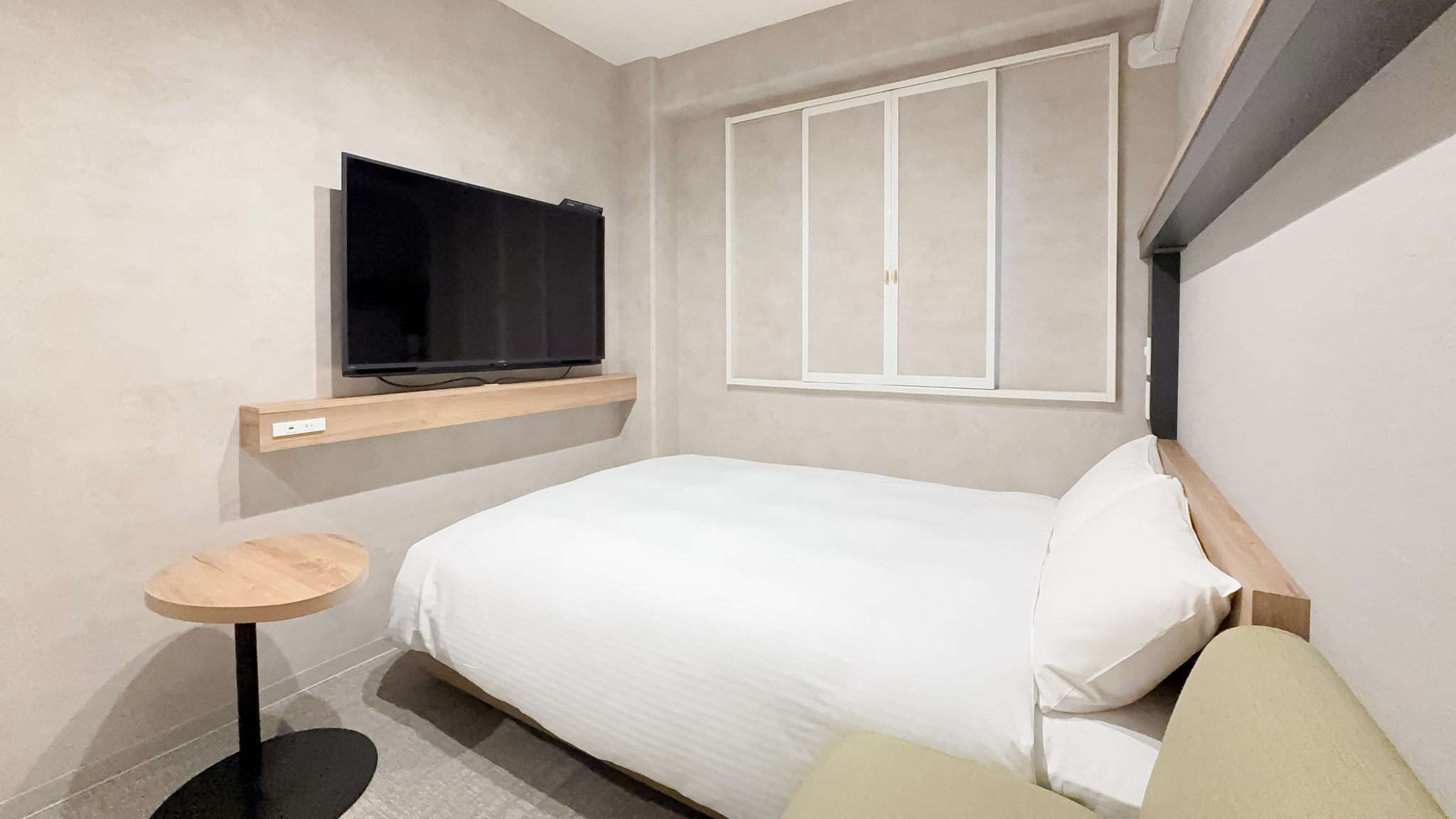 【禁煙・12平米】プレミアムシングル（50型TV・個別空調）